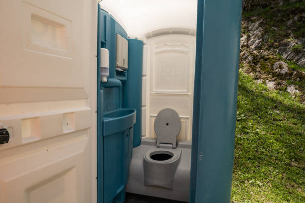 Portable bathroom rental in Taft, CA